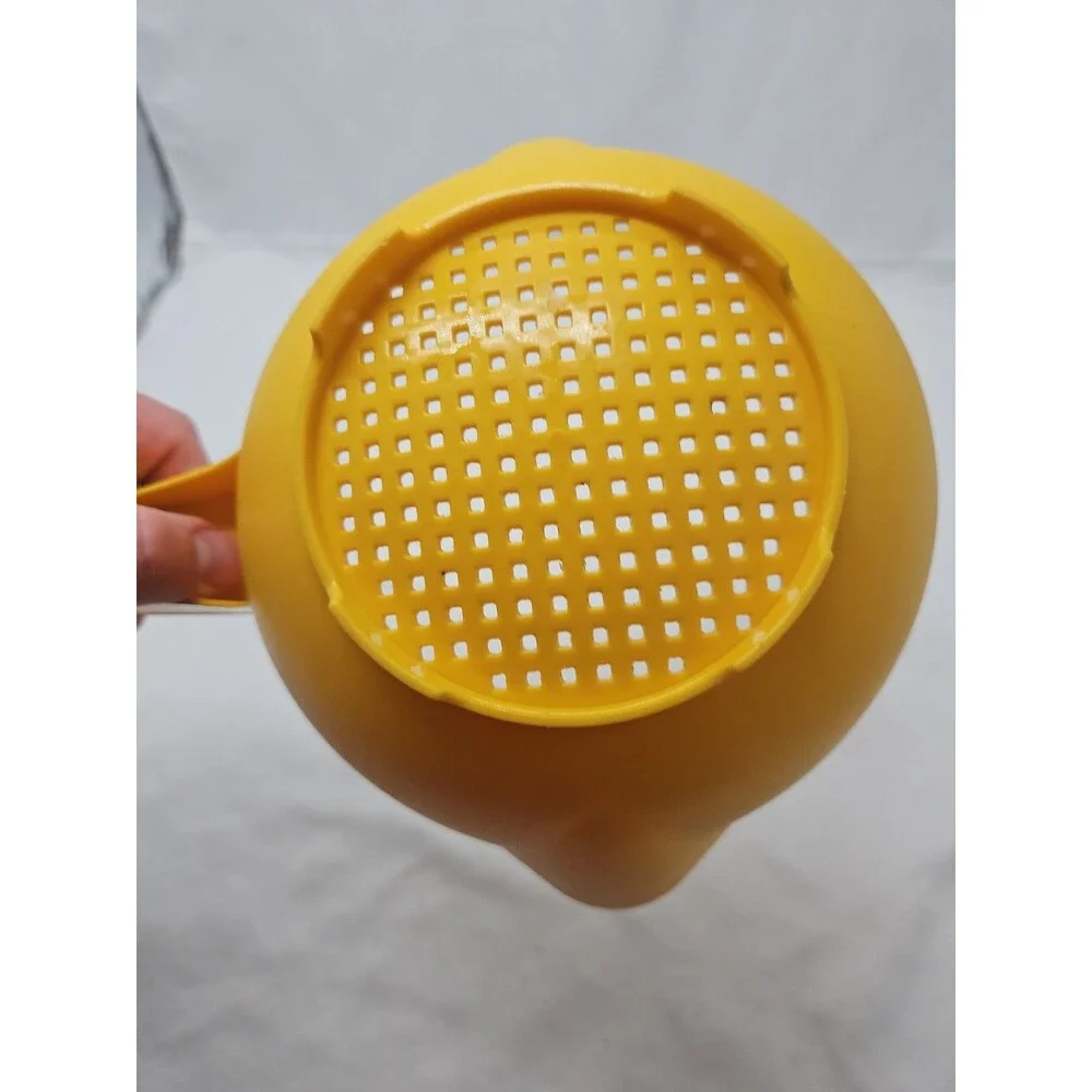 Tupperware Yellow 1 Quart Small Colander Strainer Double Pour Spout